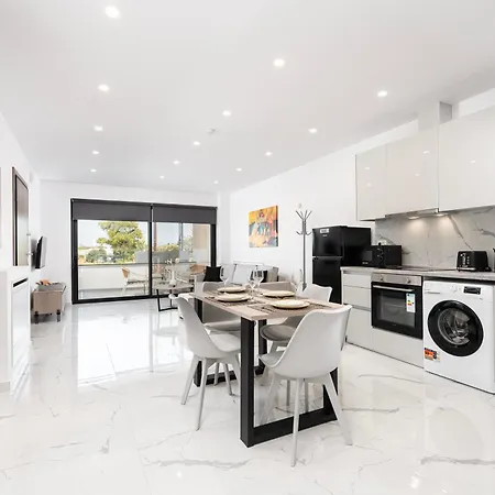 Icon Luxury Apartment *